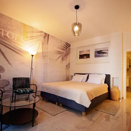 Mondeo * Rogoznica (Sibenik-Knin)