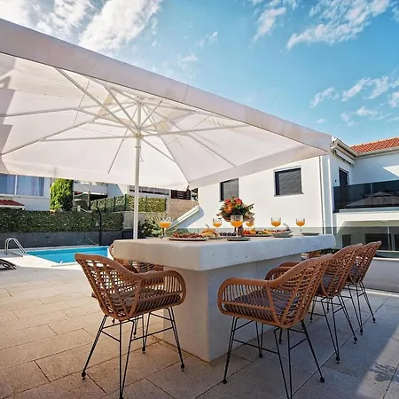 Mondeo Rogoznica (Sibenik-Knin)