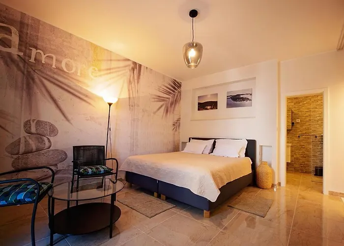 Mondeo * Rogoznica (Sibenik-Knin)