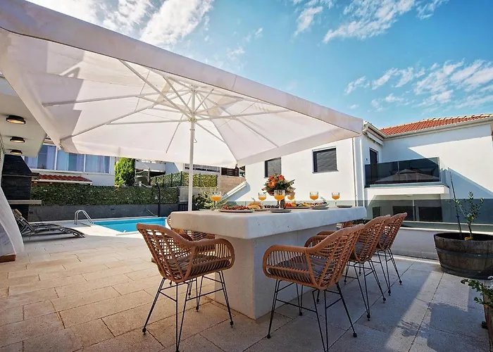 Mondeo Rogoznica (Sibenik-Knin)